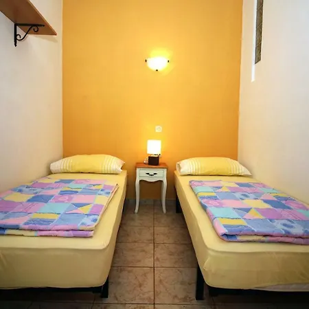 Apartment Ruzica Tisno